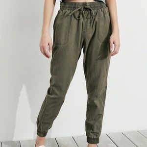 Hollister High- Rise Jogger